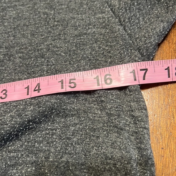 Yale University Center For Engineering Innovation Design Gray T Shirt Sz S EUC - Picture 8 of 10